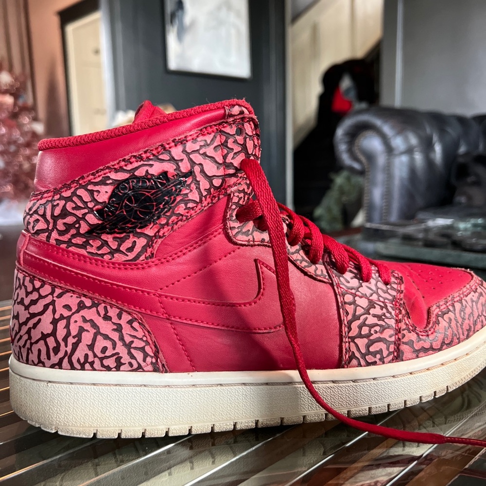 Vintage mid Jordan 1 Red Elephant